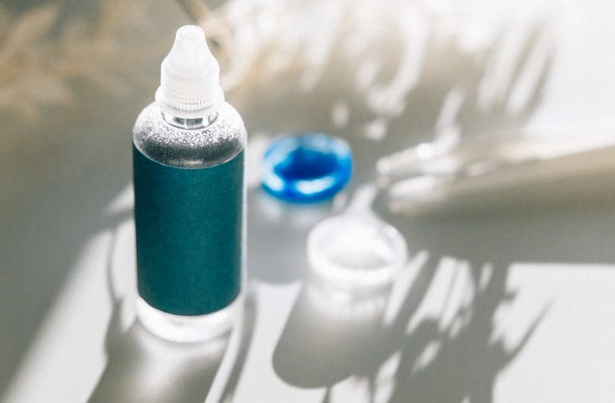 Kontaktlinsen Augentropfen